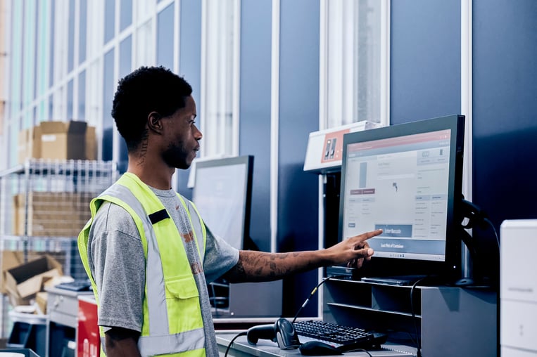 AutoStore by Kardex_img_customer_Sonepar_08-1201x800-5b2df79