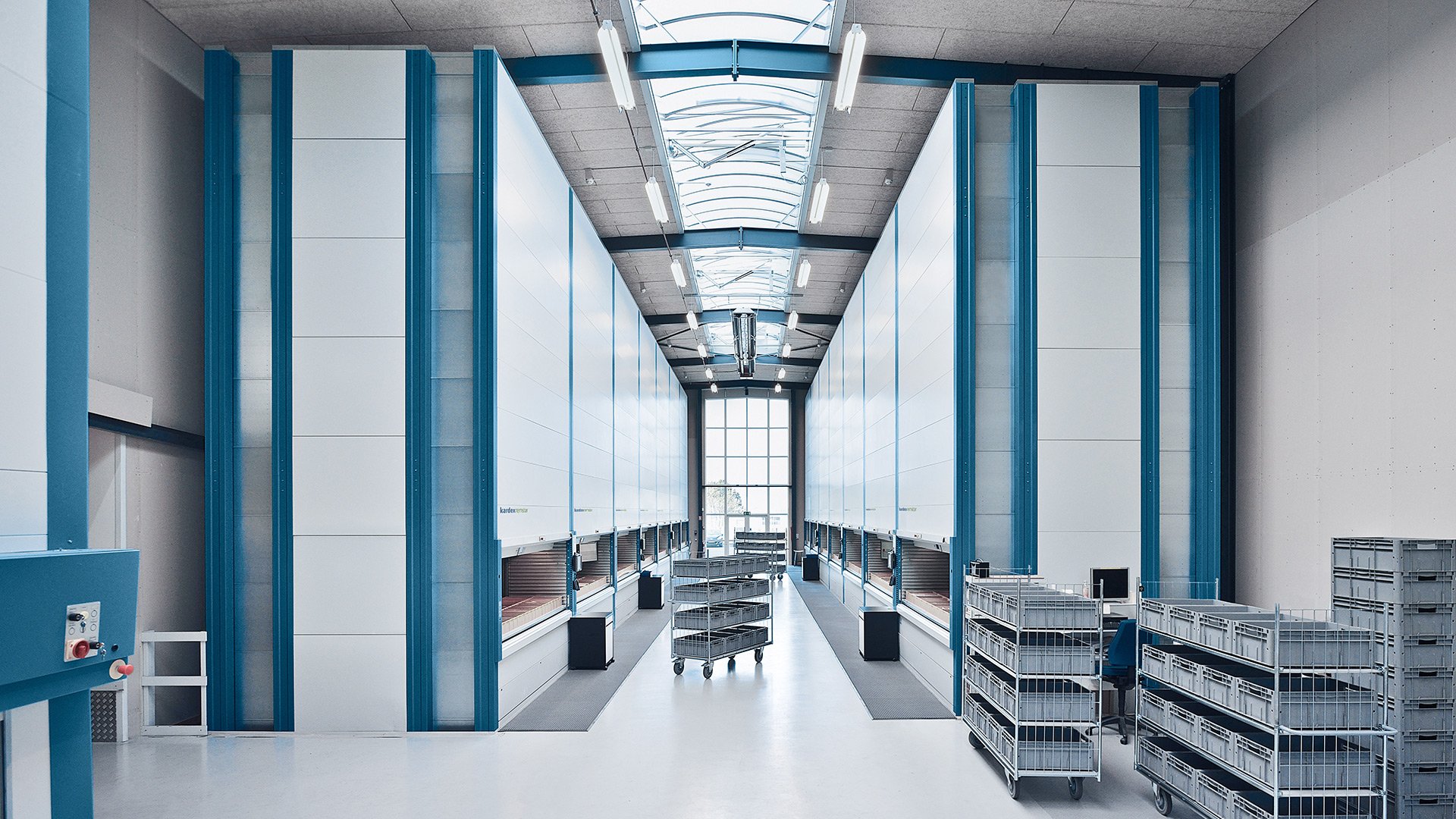 a warehouse using several automated storage systems together