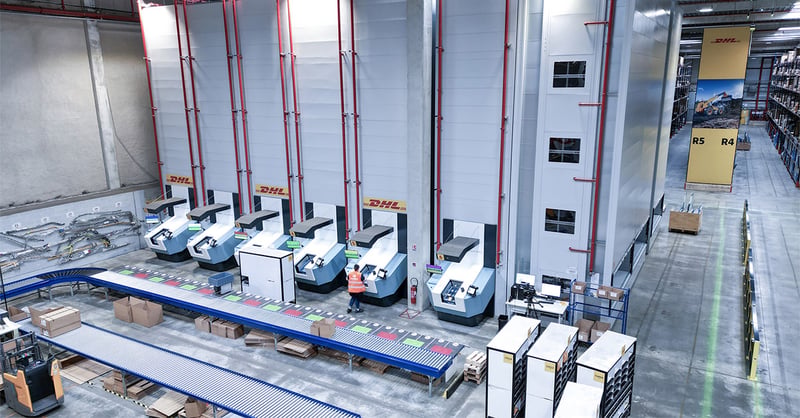 Entrepôt équipé de Vertical Buffer Modul Kardex