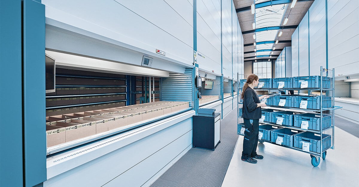a Kardex customer picking using warehouse automation