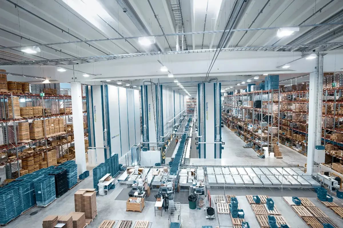 an optimized warehouse layout showing traditional and automated storage layouts