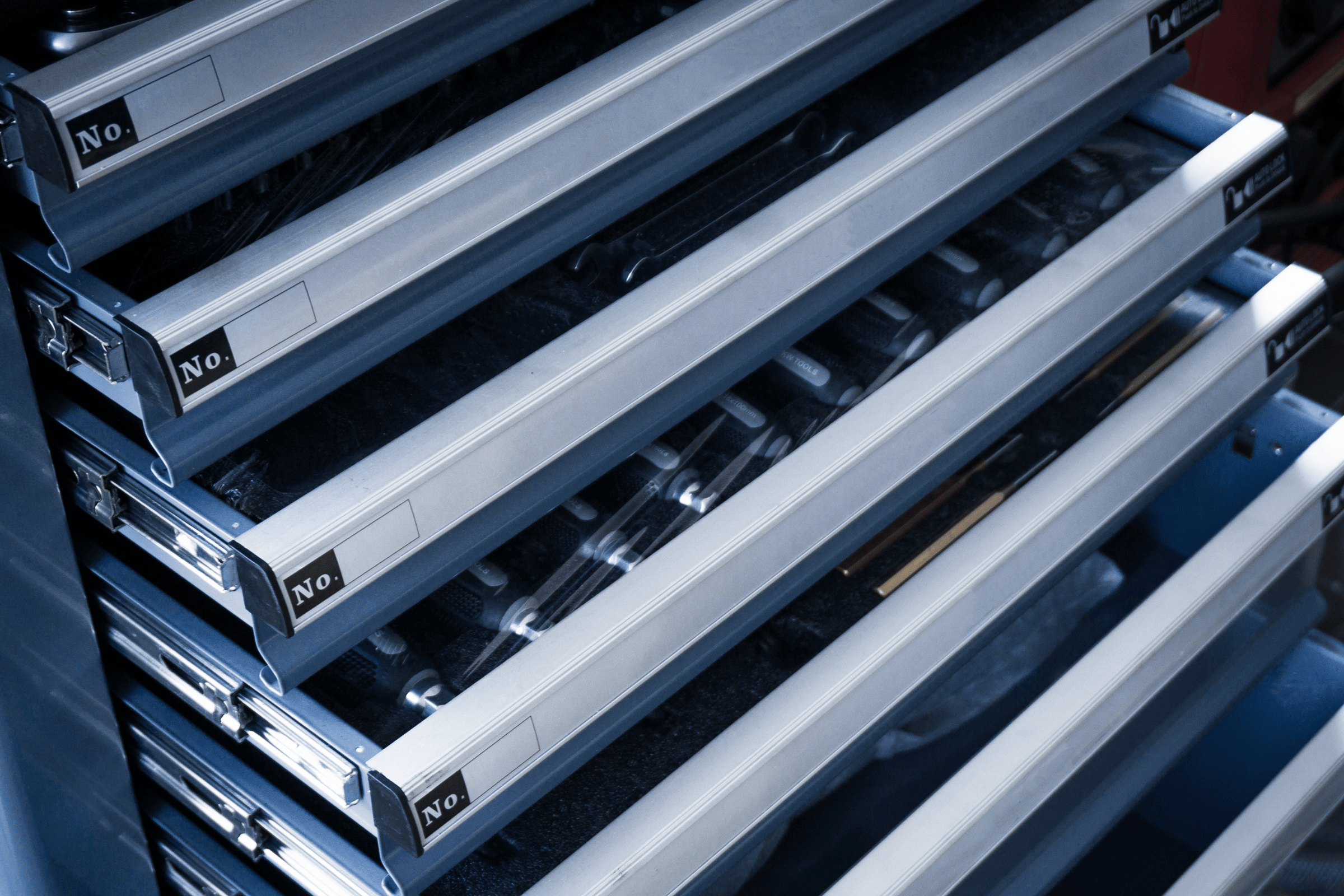 Modular drawer cabinets for tool storage