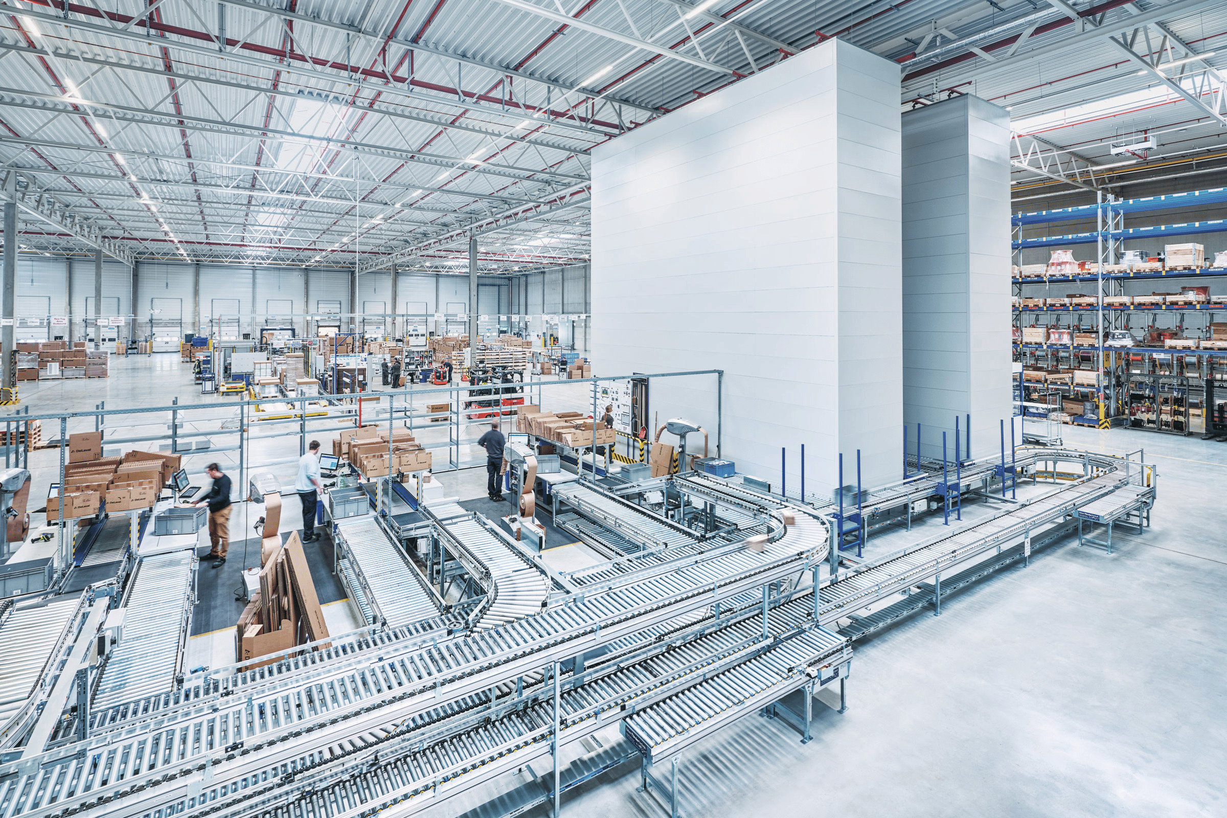 vertical buffer with conveyor