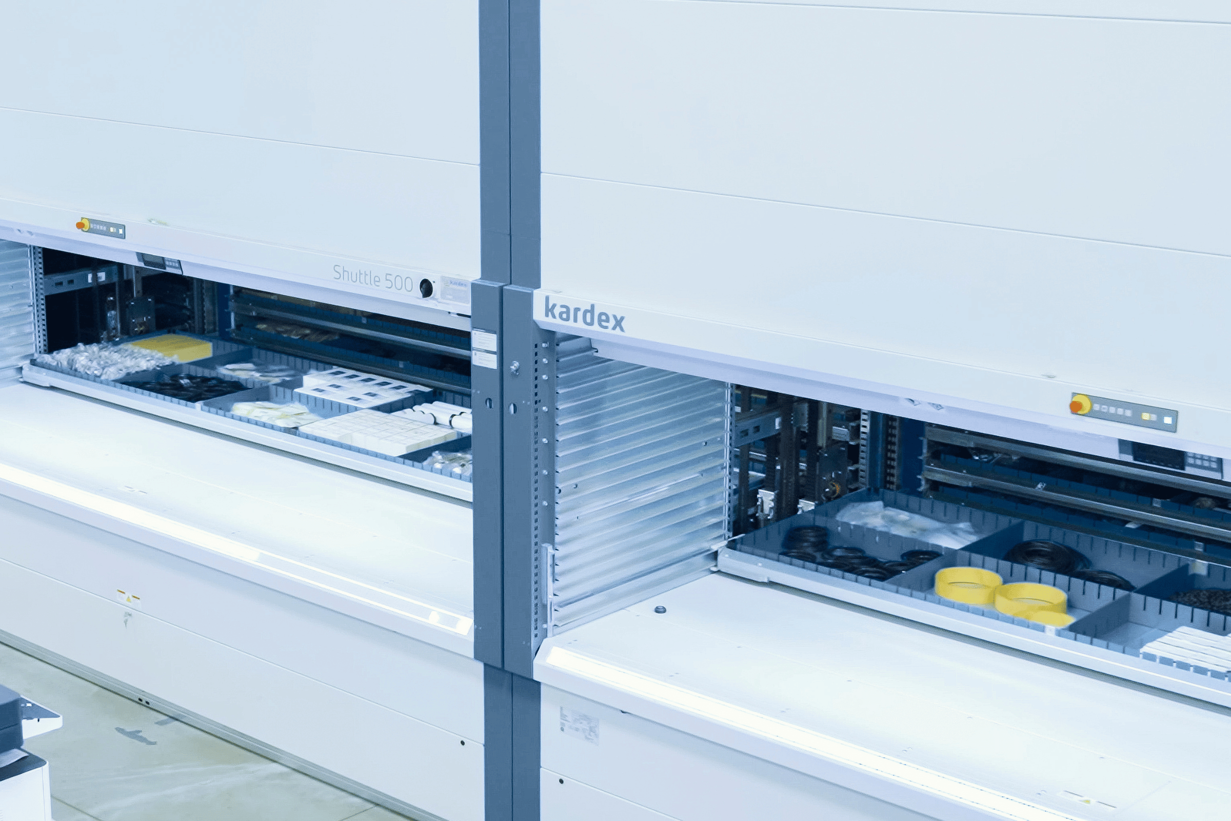 vertical lift modules enabling batch picking