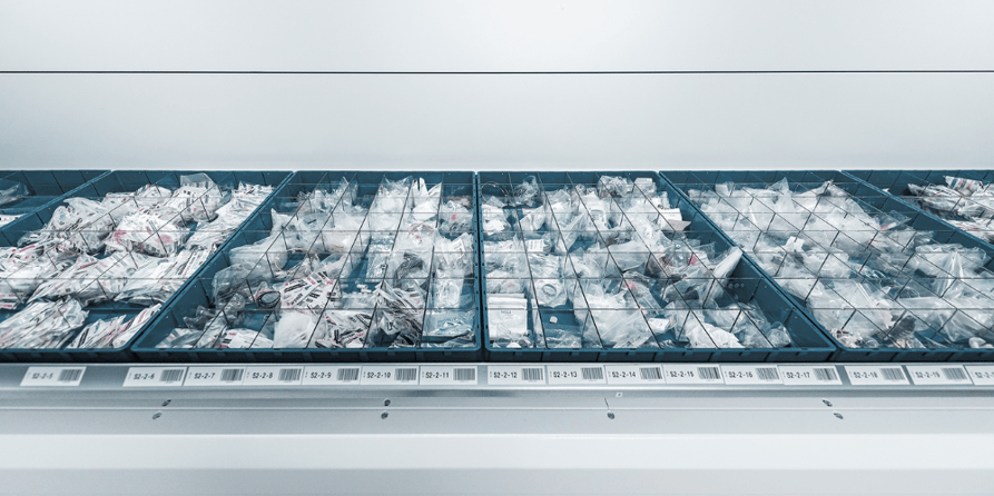 a highly organized vlm tray showing small parts storage