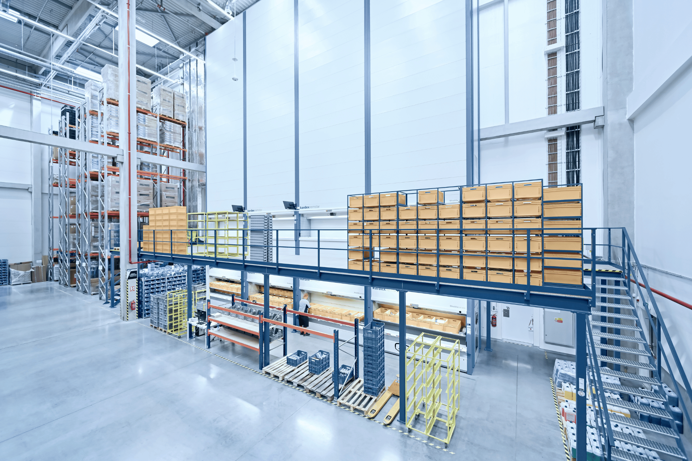 warehouse mezzanine with 2-story asrs