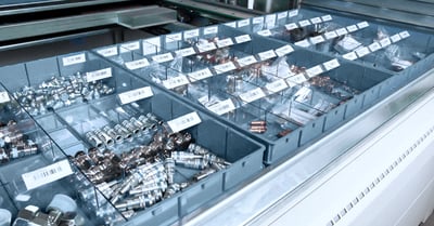 dynamic slotting in a vlm for order fulfillment
