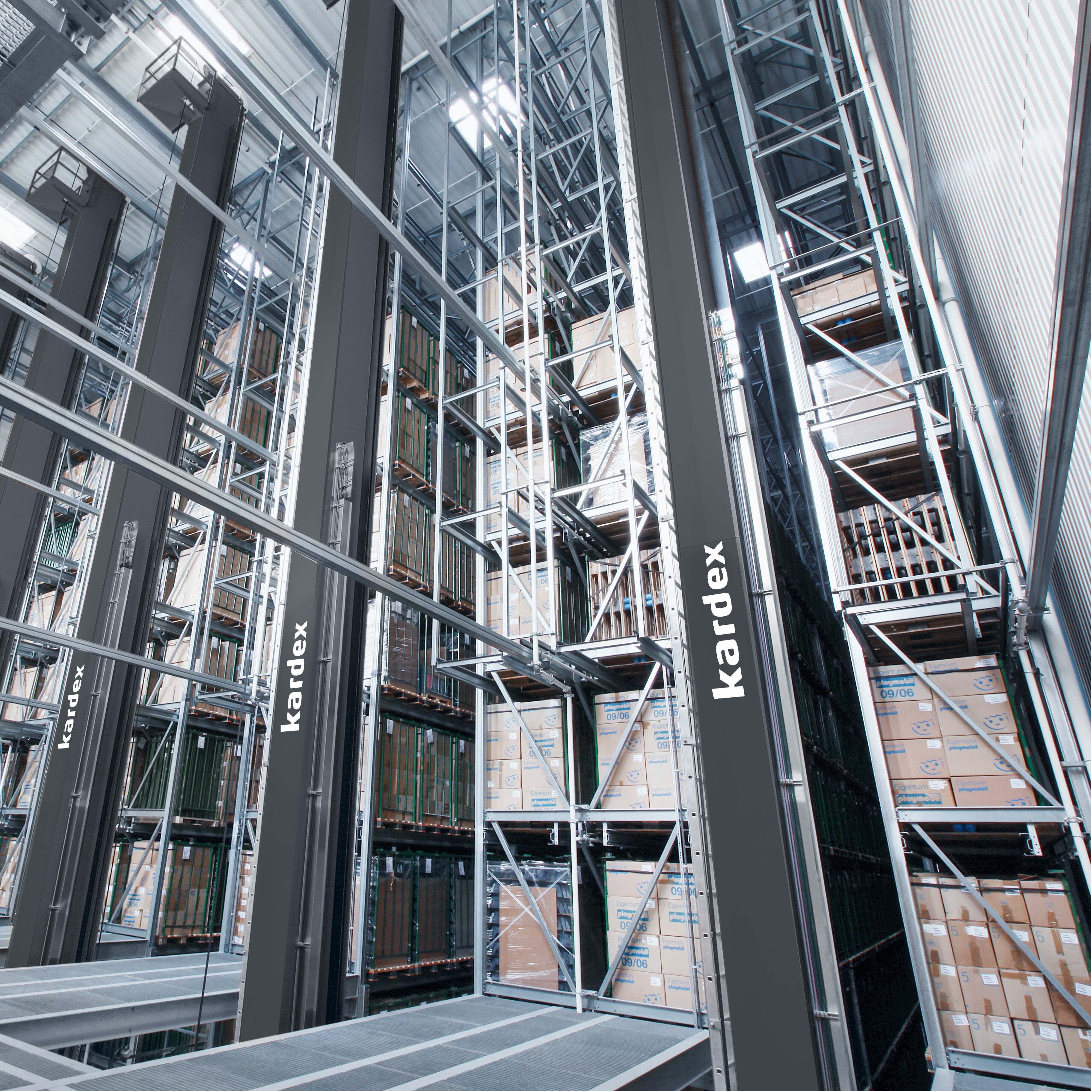 Stacker_crane_High-bay_warehouse_Kardex_Mlog